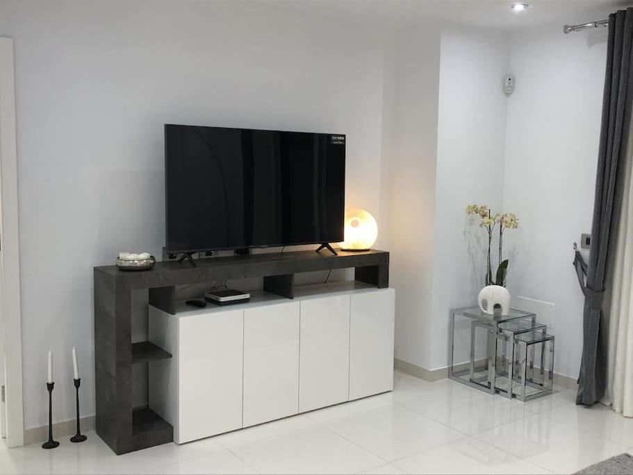 Apartamento Con Impresionantes Vistas Y Piscina أذيخي المظهر الخارجي الصورة