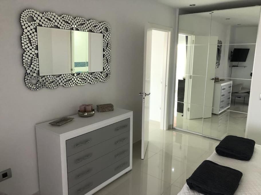 Apartamento Con Impresionantes Vistas Y Piscina أذيخي المظهر الخارجي الصورة