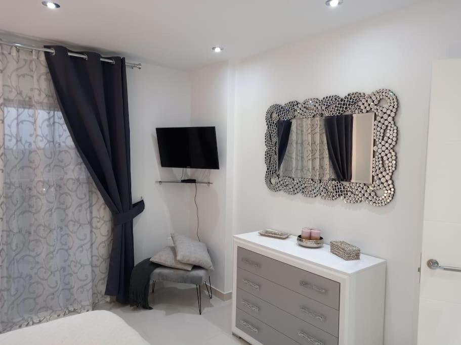 Apartamento Con Impresionantes Vistas Y Piscina أذيخي المظهر الخارجي الصورة